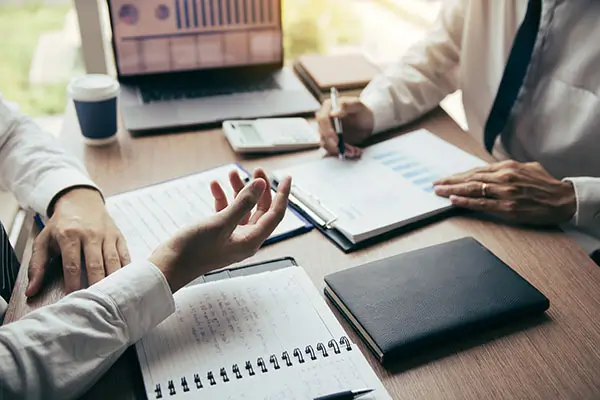 尷字的笔顺怎么写，正确写法详解