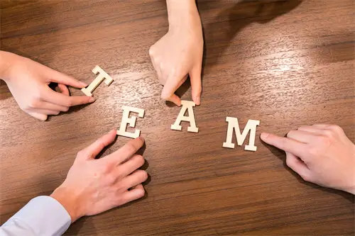 居委会人员试用什么法律